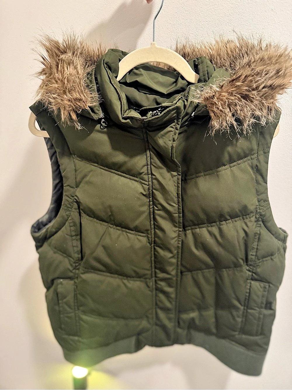 Gap Faux Fur-Trim Hood Puffer Vest Women's Green XL